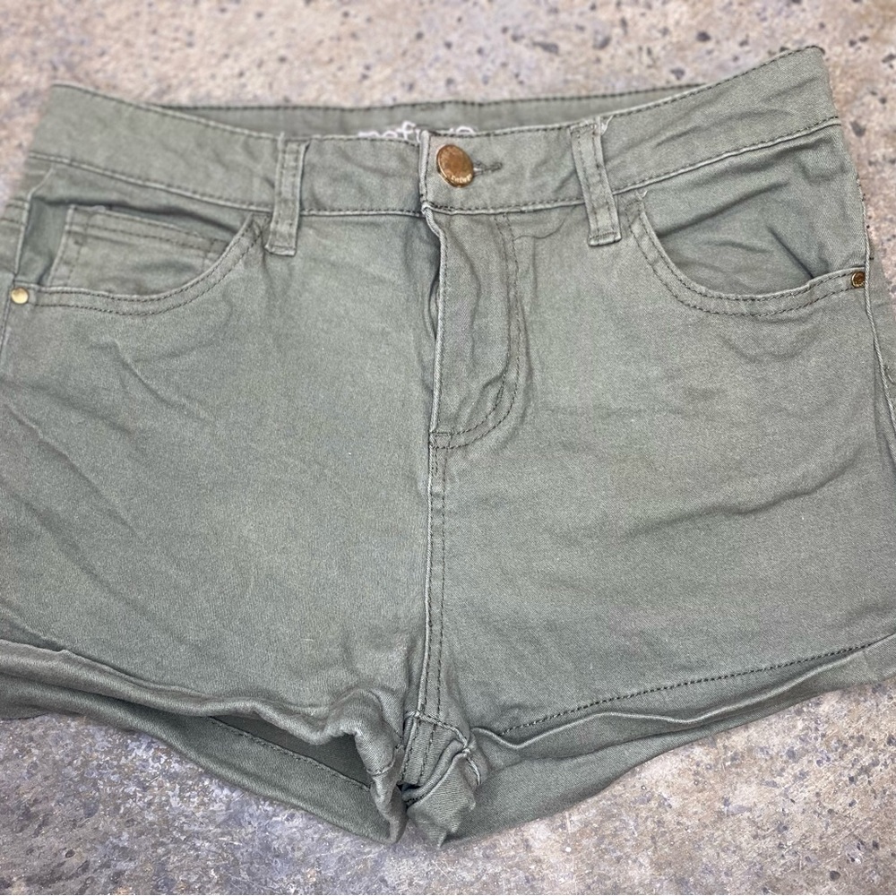 Refuge Olive Green Shorts- Size 8